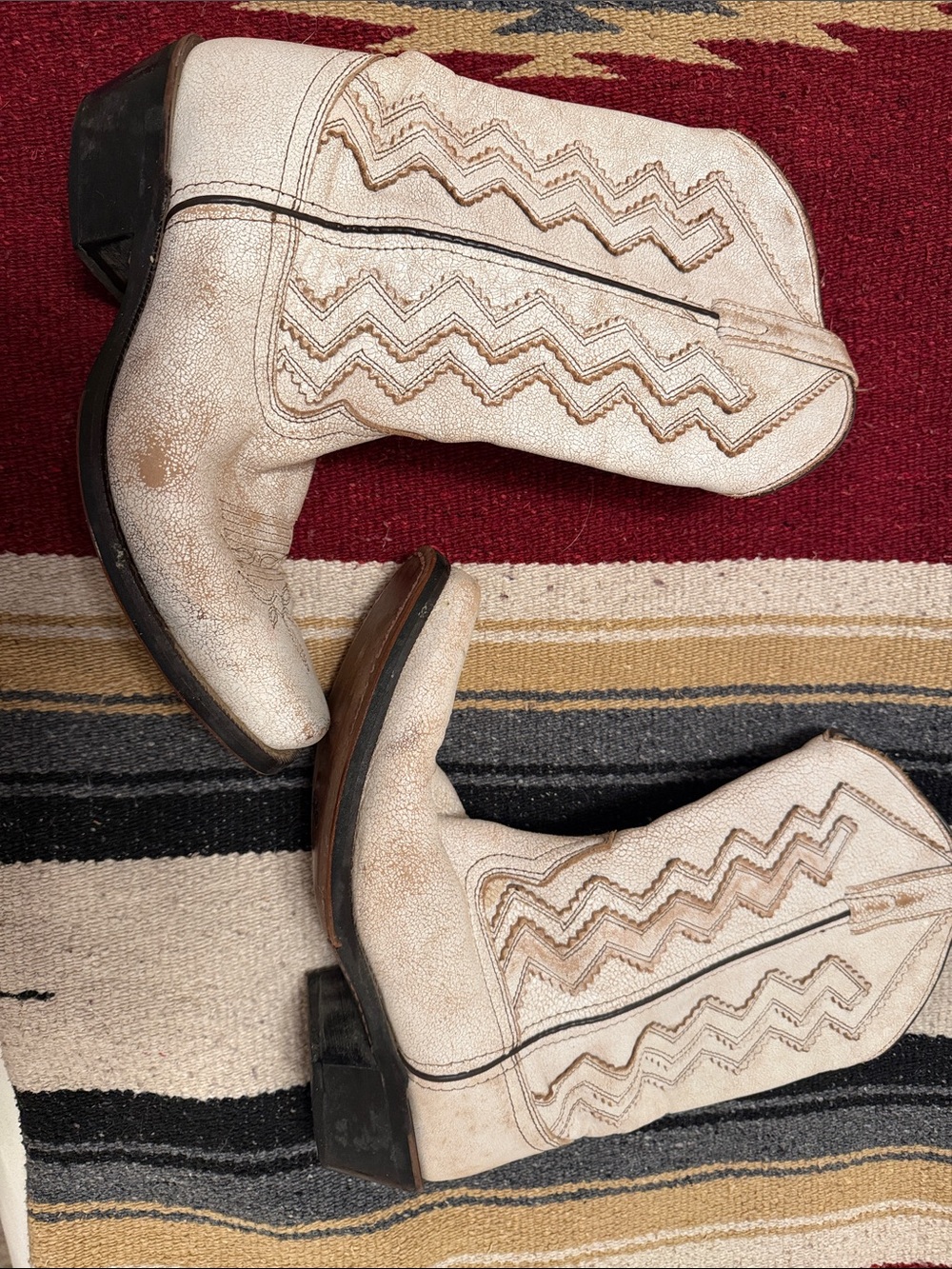 Laredo Cream Western Ankle Boots with Zigzag Stitching